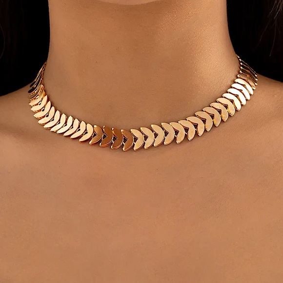 ⚜️[𝟯/$𝟮𝟴]⚜️NEW Thick Floral Chain Necklace - Picture 5 of 11